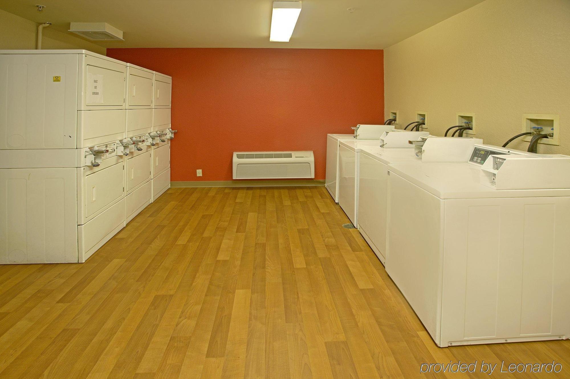 Extended Stay America Suites - Indianapolis - Airport Buitenkant foto